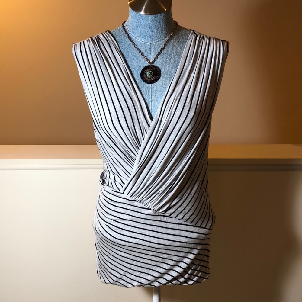 *3/$15 APT 9 Gray Black Striped Long Top V-Neck Sz M